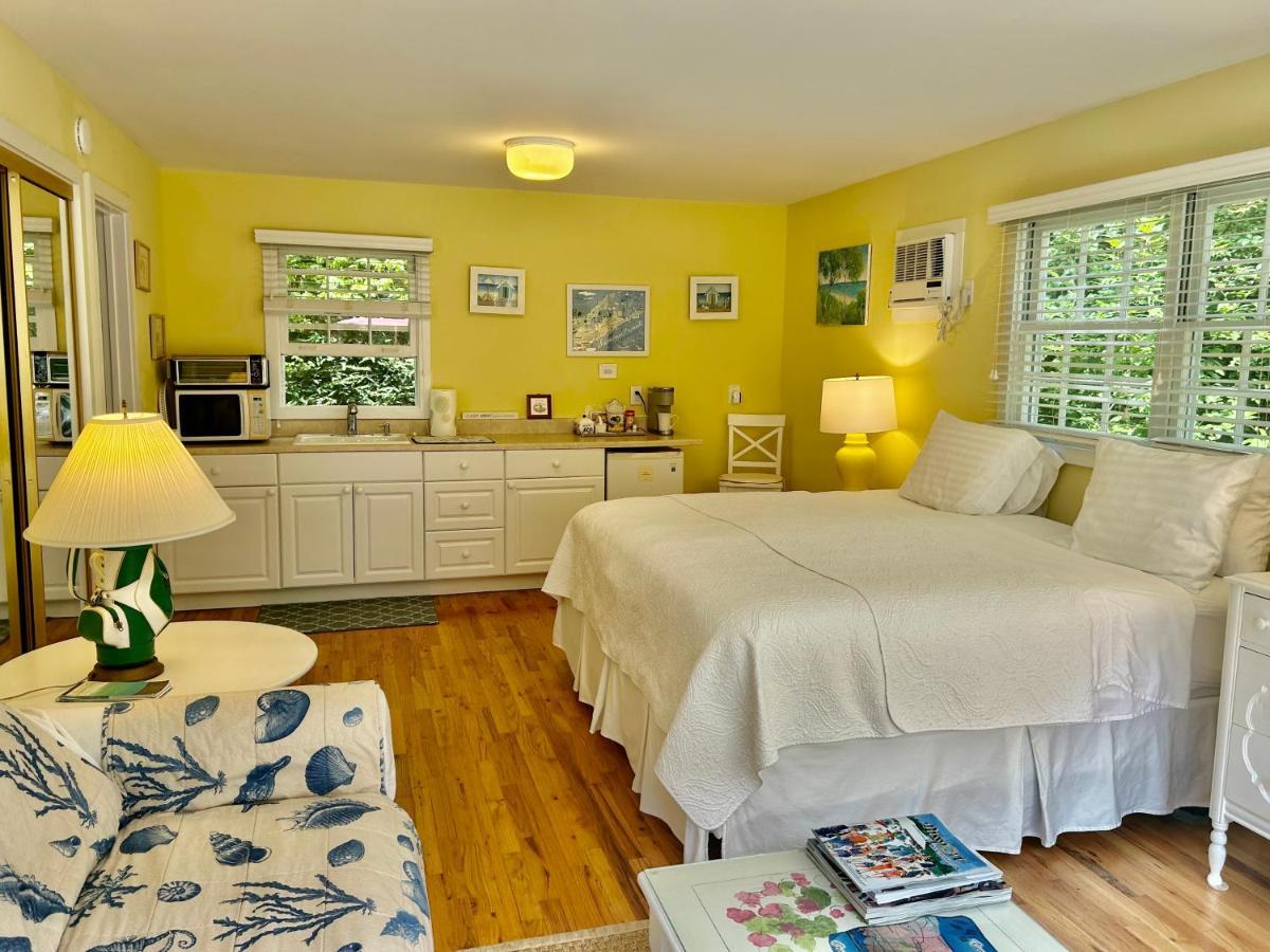 Hamptons Private Guest Cottage Remsenburg Exterior photo